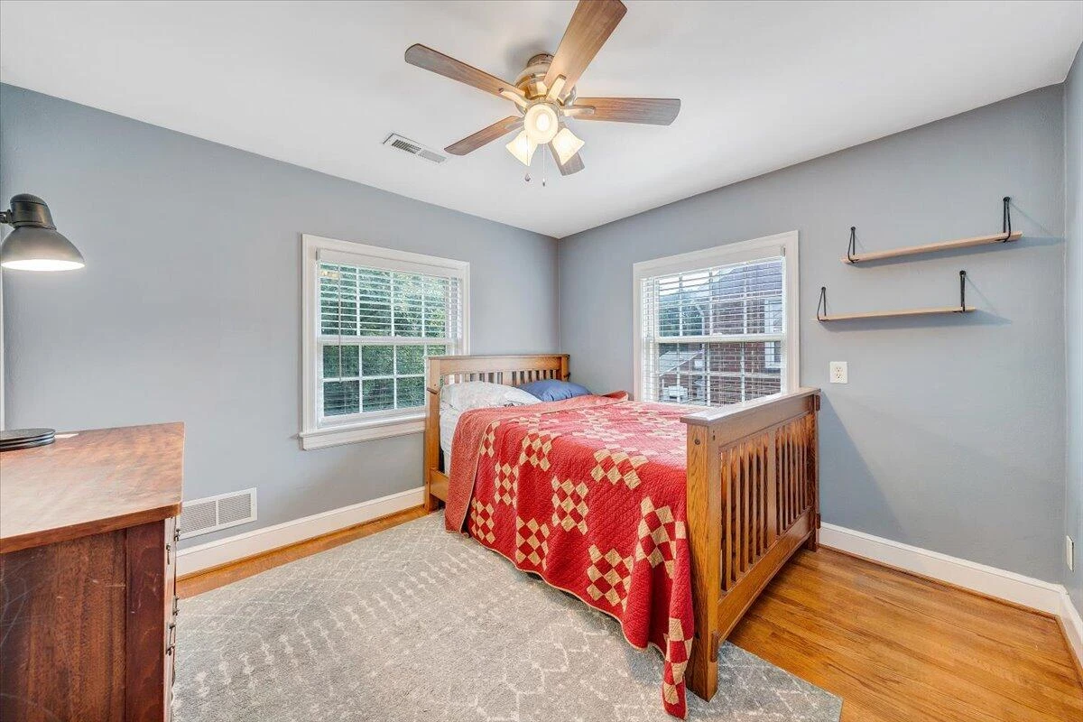 2746 Avenel AVE - Photo 21