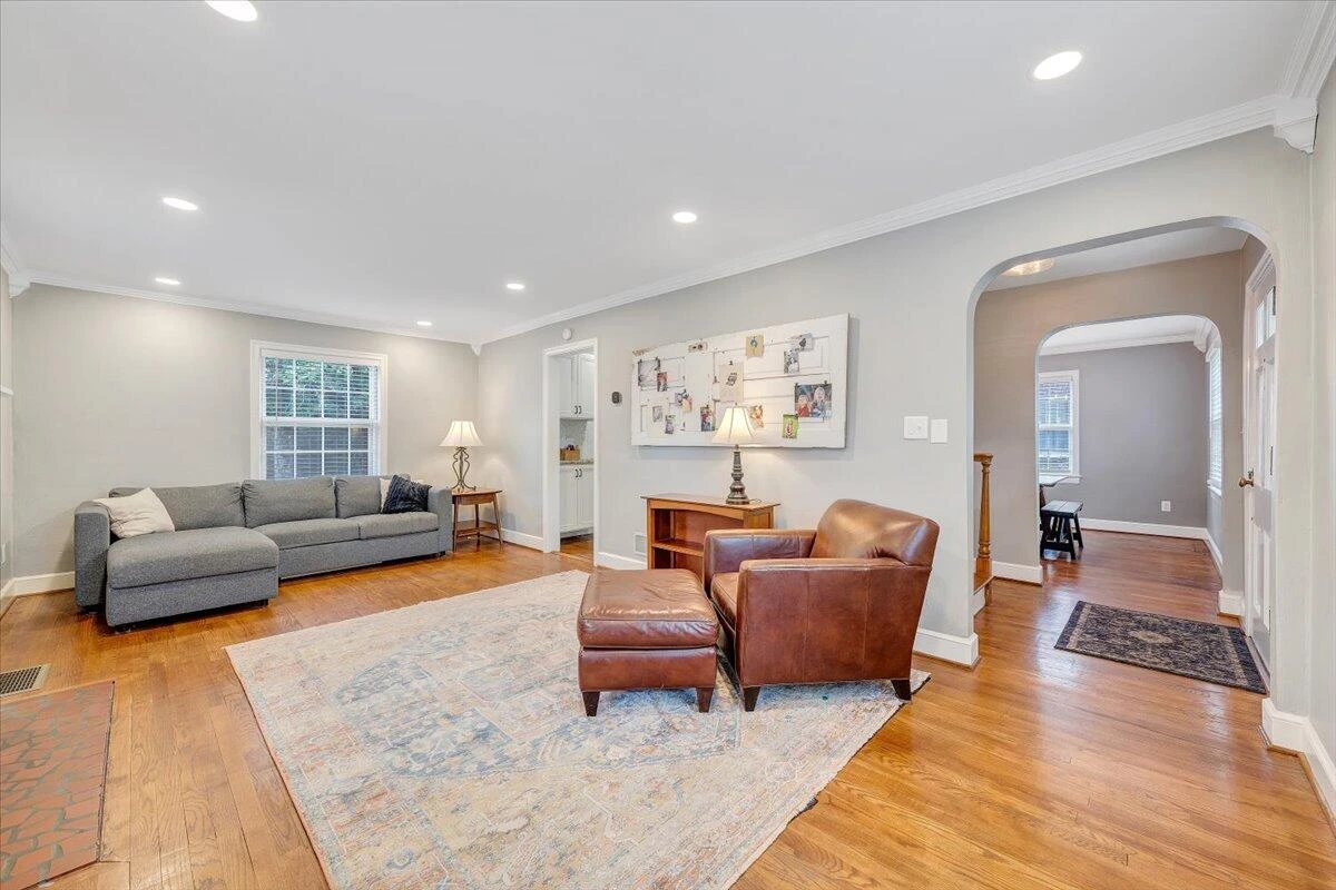 2746 Avenel AVE - Photo 3