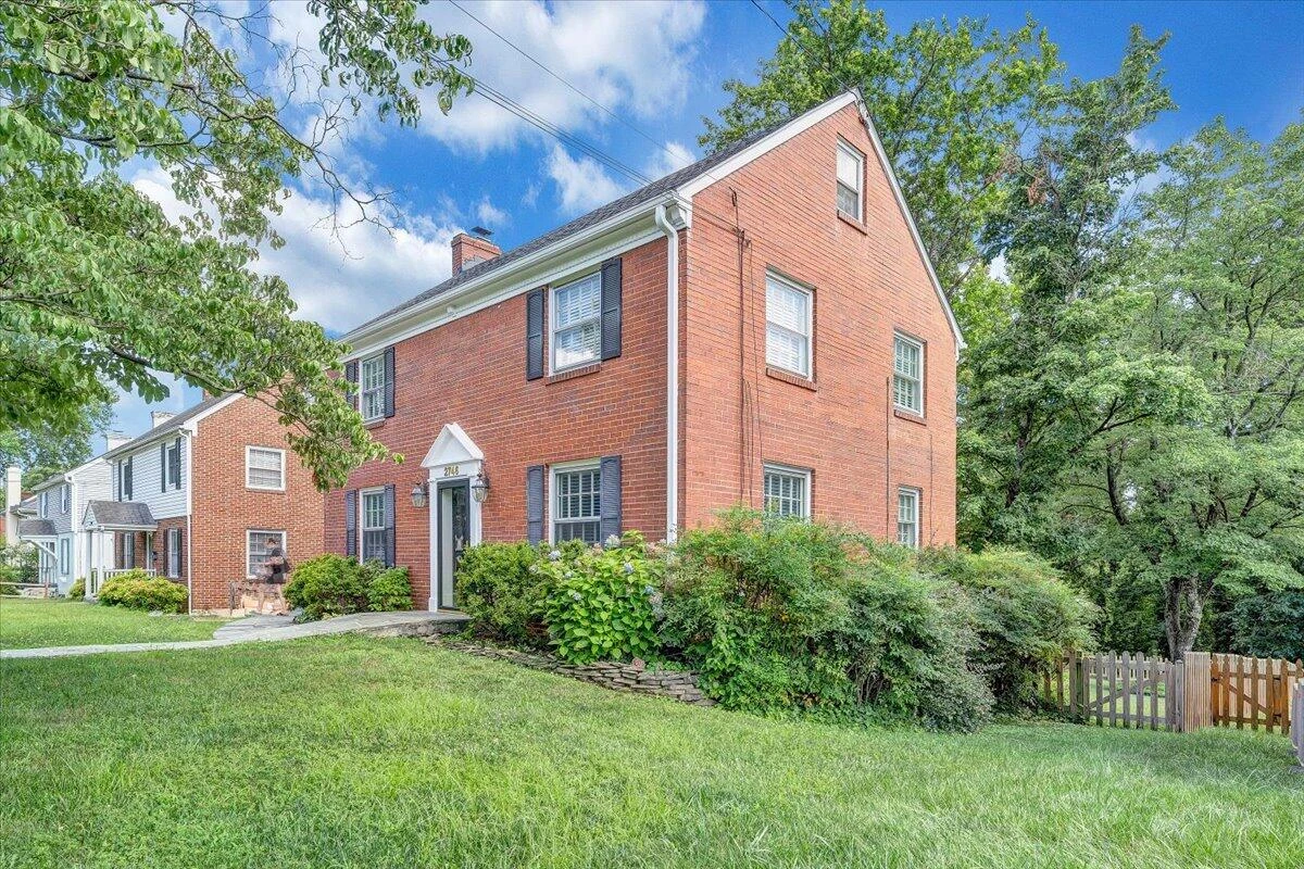 2746 Avenel AVE - Photo 48