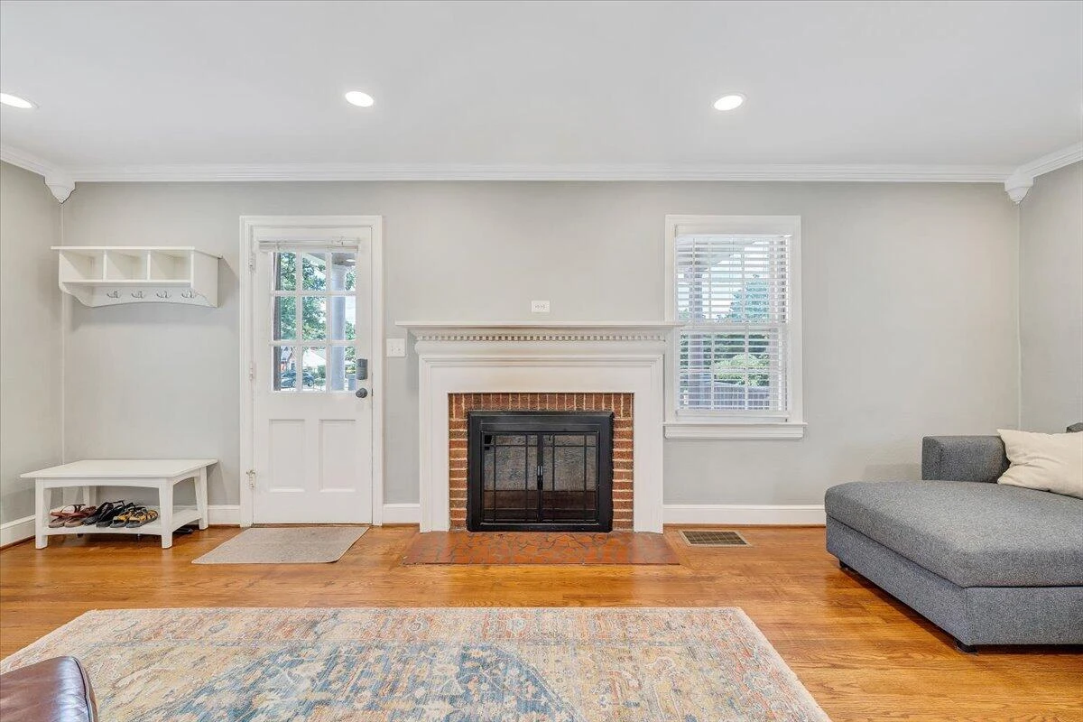 2746 Avenel AVE - Photo 6