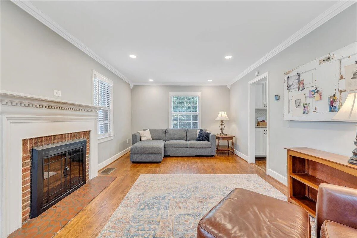 2746 Avenel AVE - Photo 7