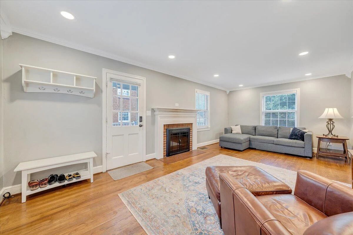 2746 Avenel AVE - Photo 8