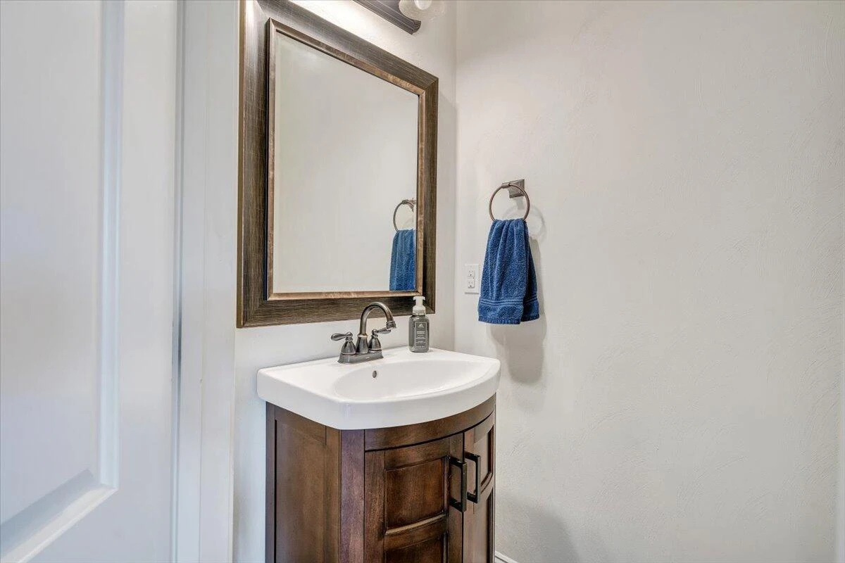 879 Walhalla CT - Photo 25