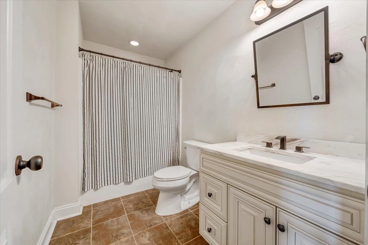 879 Walhalla CT - Photo 27
