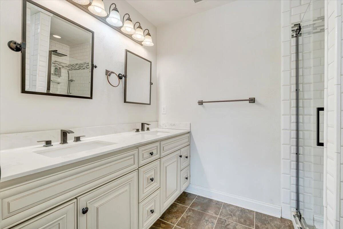 879 Walhalla CT - Photo 31