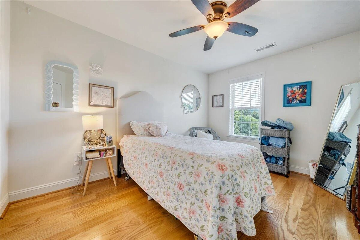 879 Walhalla CT - Photo 36