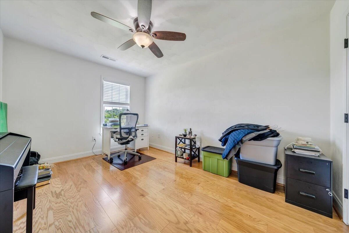 879 Walhalla CT - Photo 37