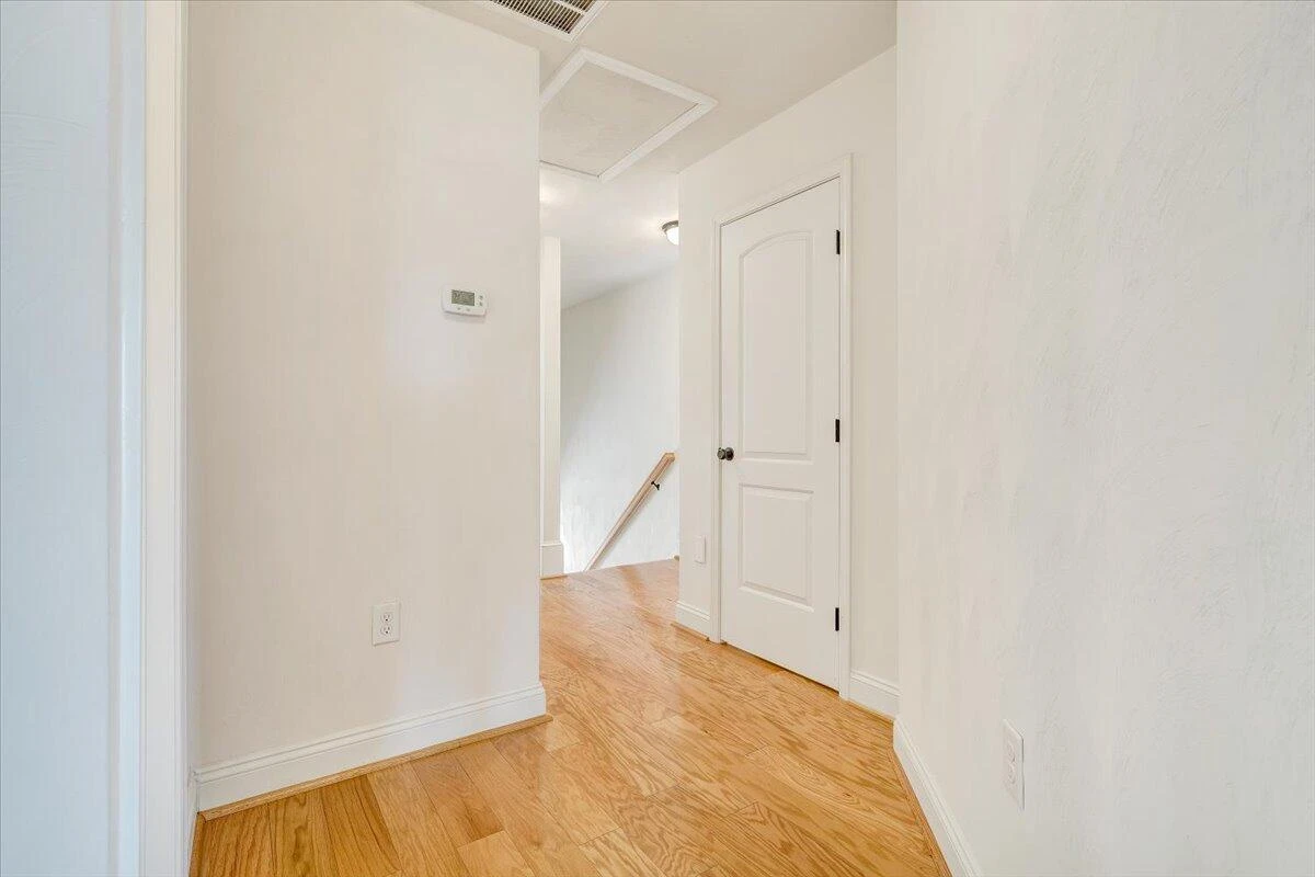 879 Walhalla CT - Photo 38