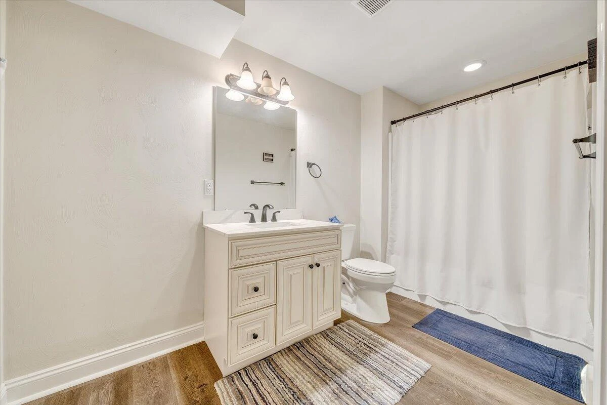 879 Walhalla CT - Photo 40