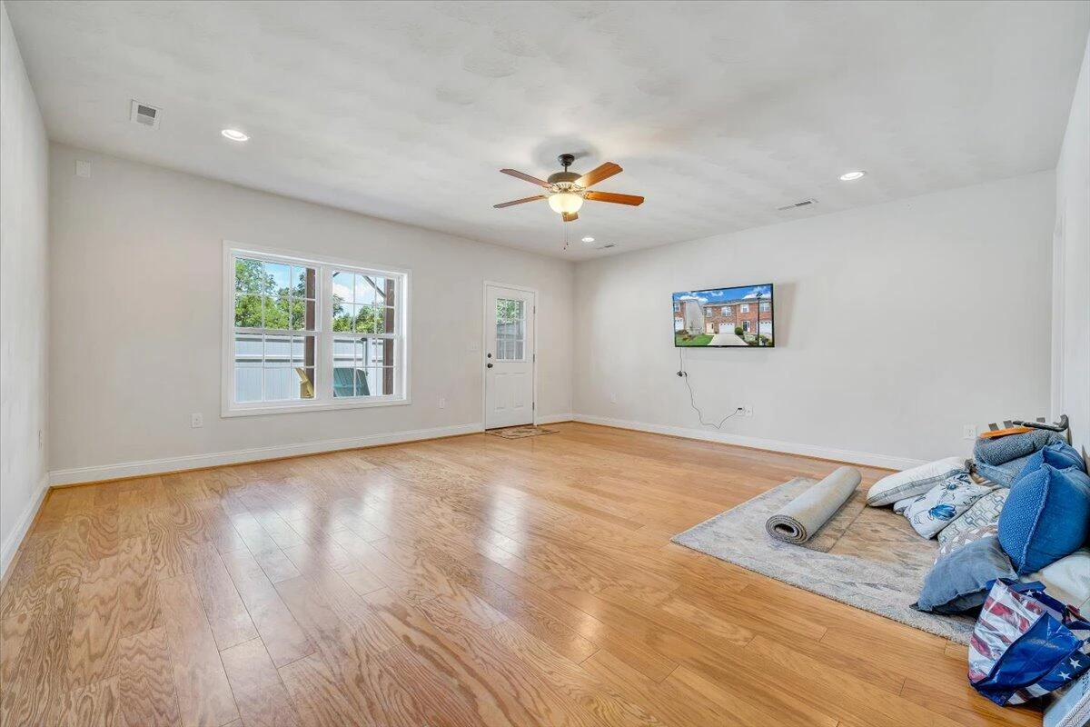 879 Walhalla CT - Photo 41