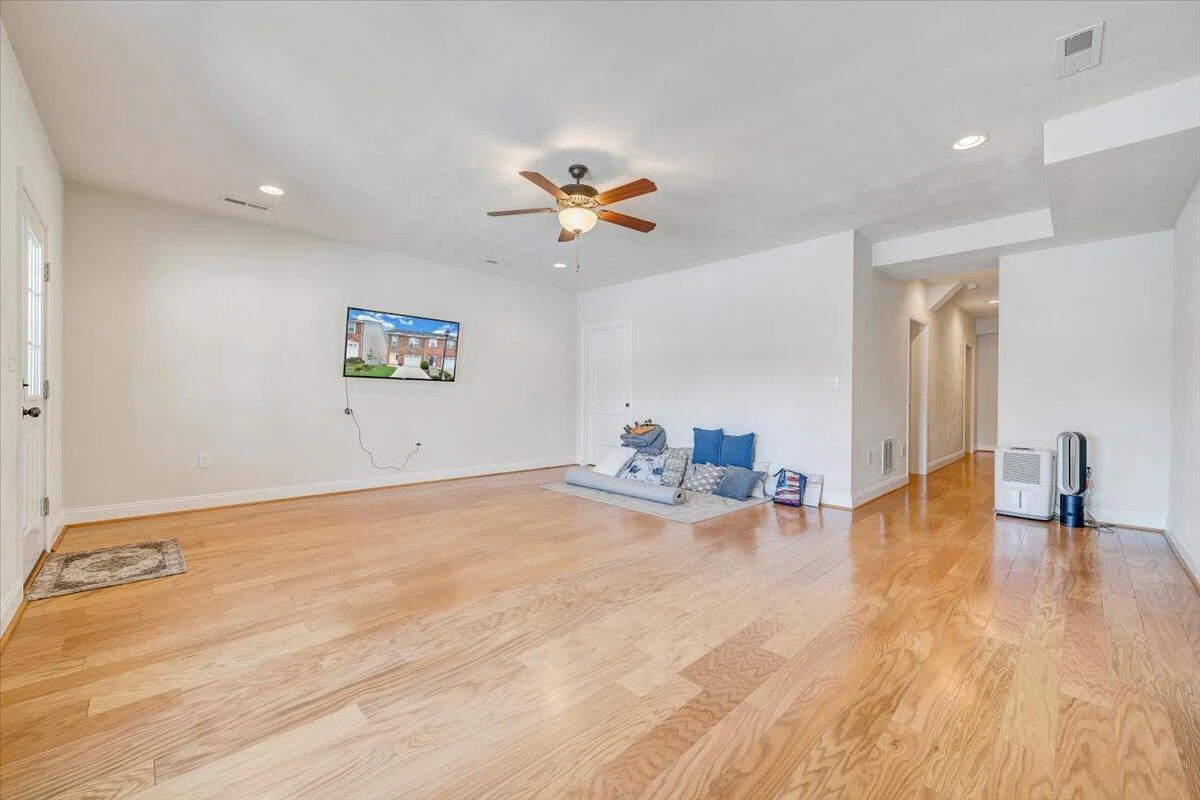 879 Walhalla CT - Photo 42