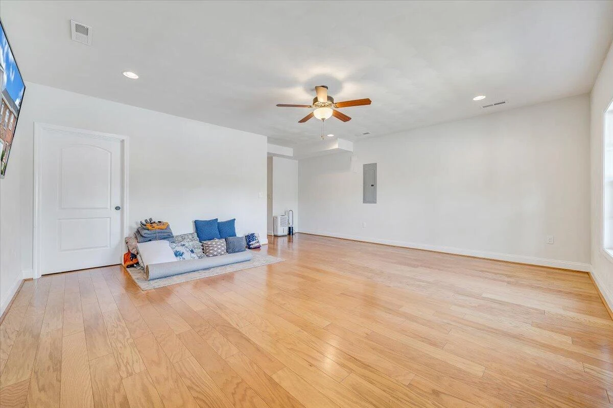 879 Walhalla CT - Photo 43