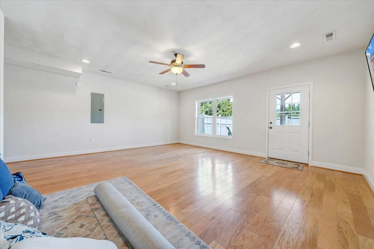 879 Walhalla CT - Photo 44