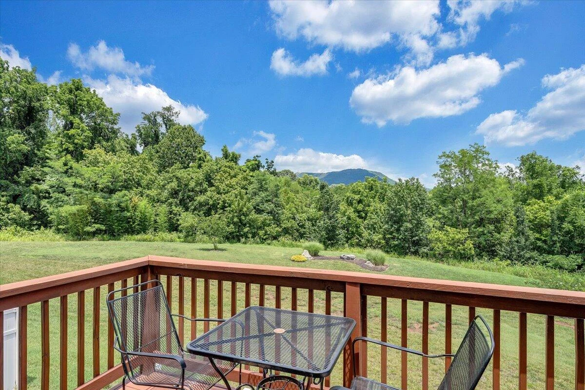 879 Walhalla CT - Photo 55