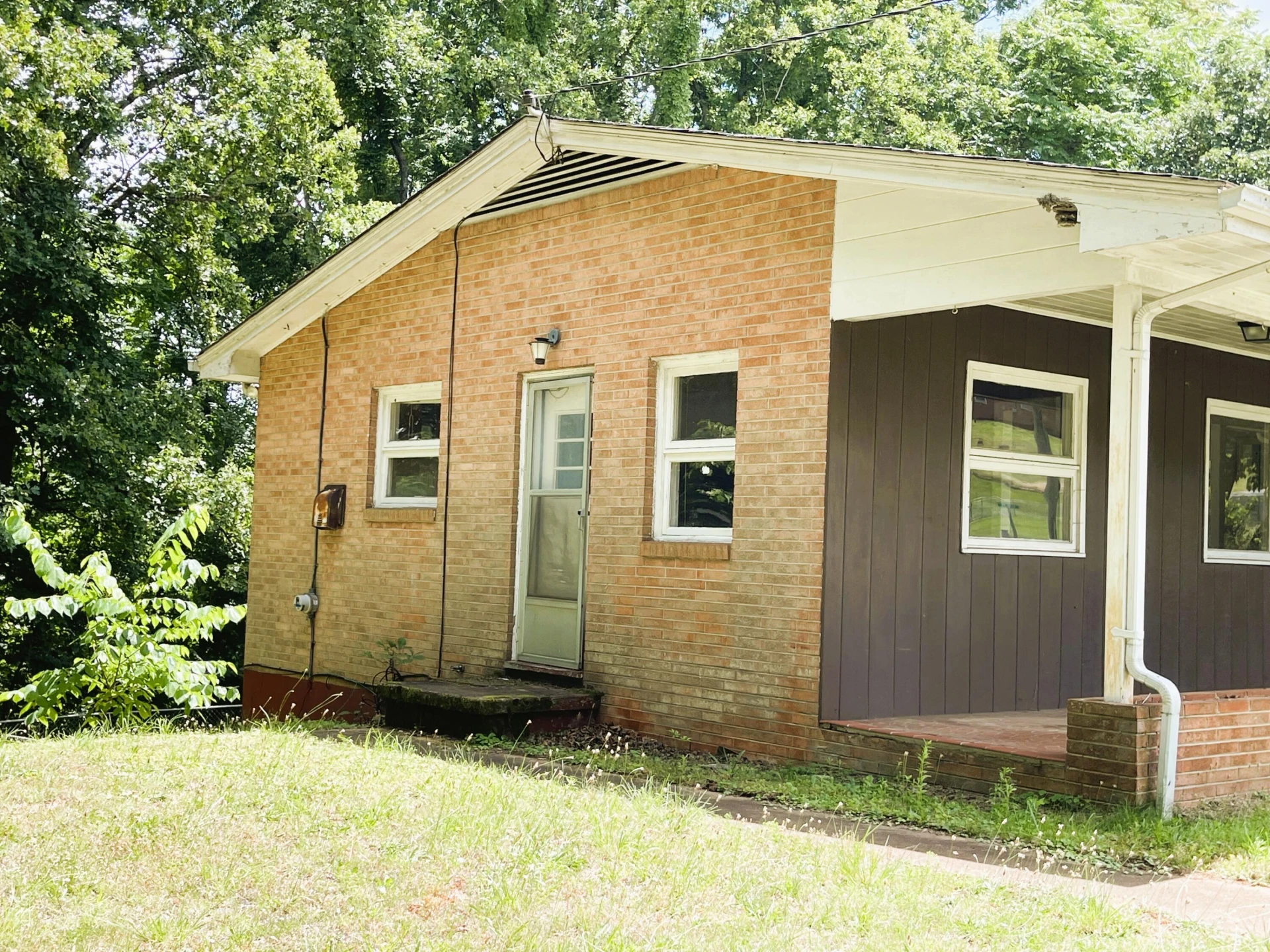 3881 LONGVIEW DR - Photo 2