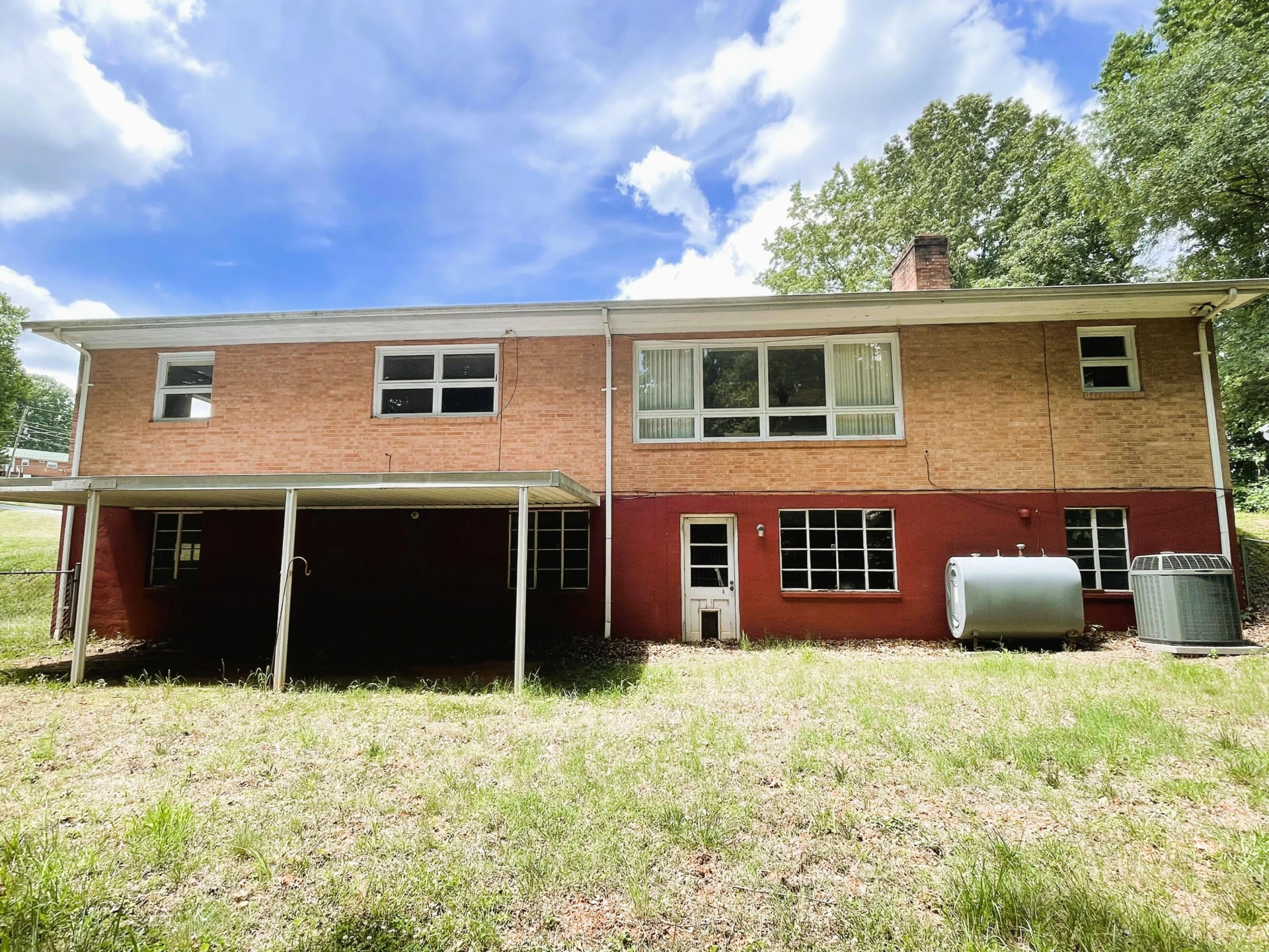3881 LONGVIEW DR - Photo 3