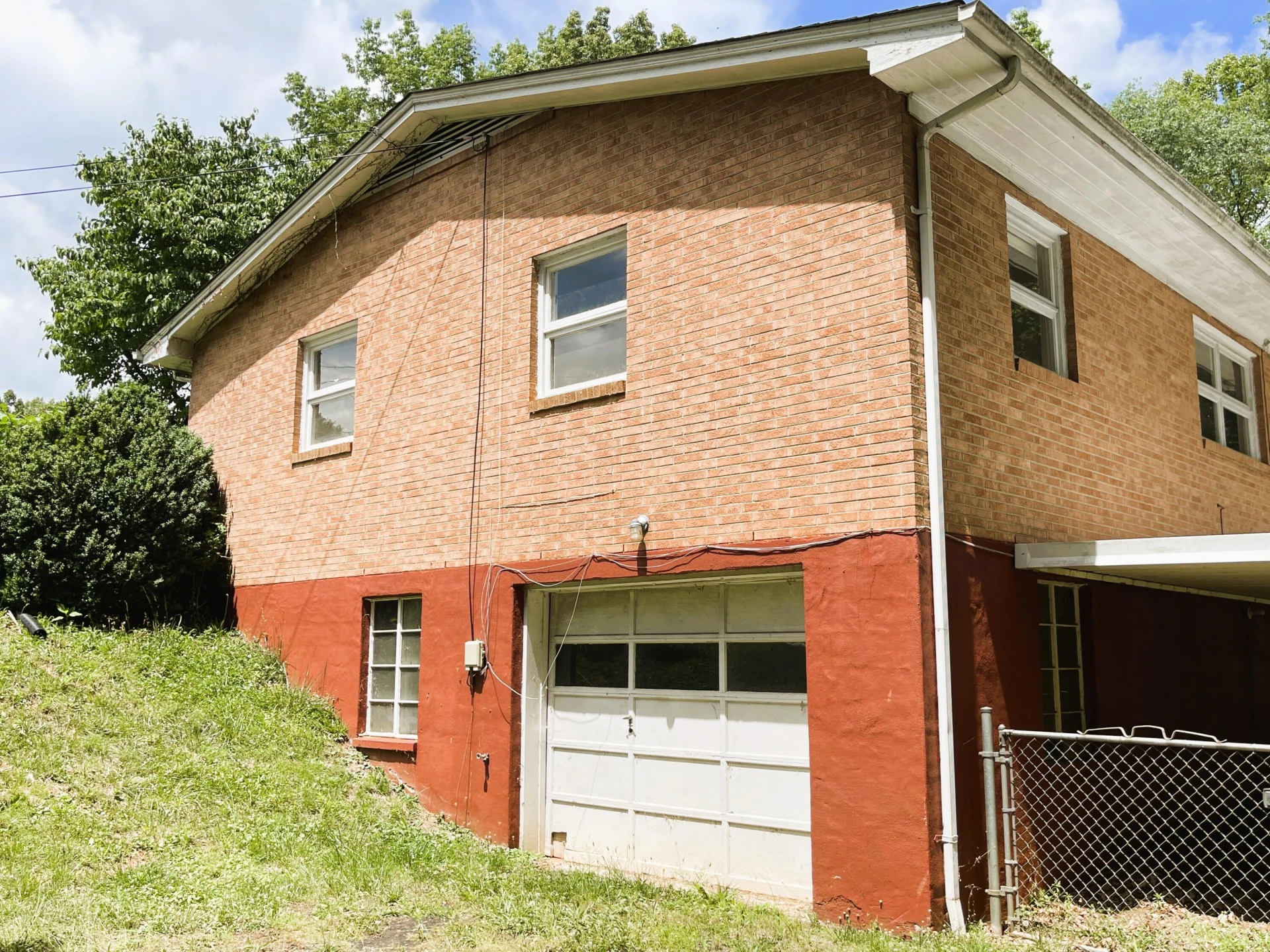 3881 LONGVIEW DR - Photo 4