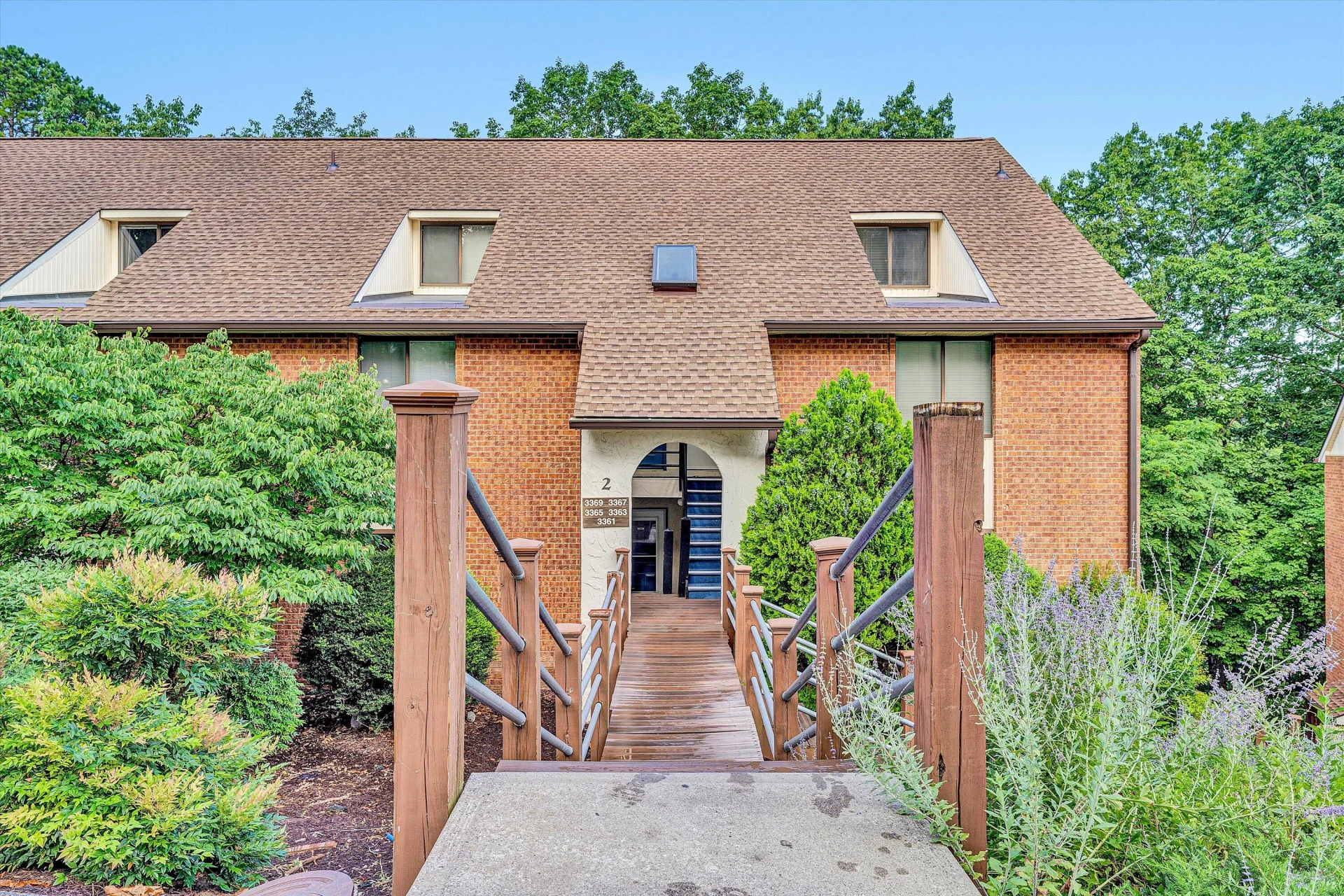 3361 Forest Ridge RD