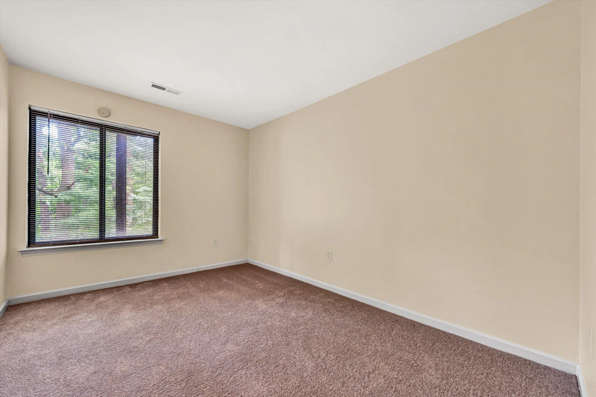 3361 Forest Ridge RD - Photo 14