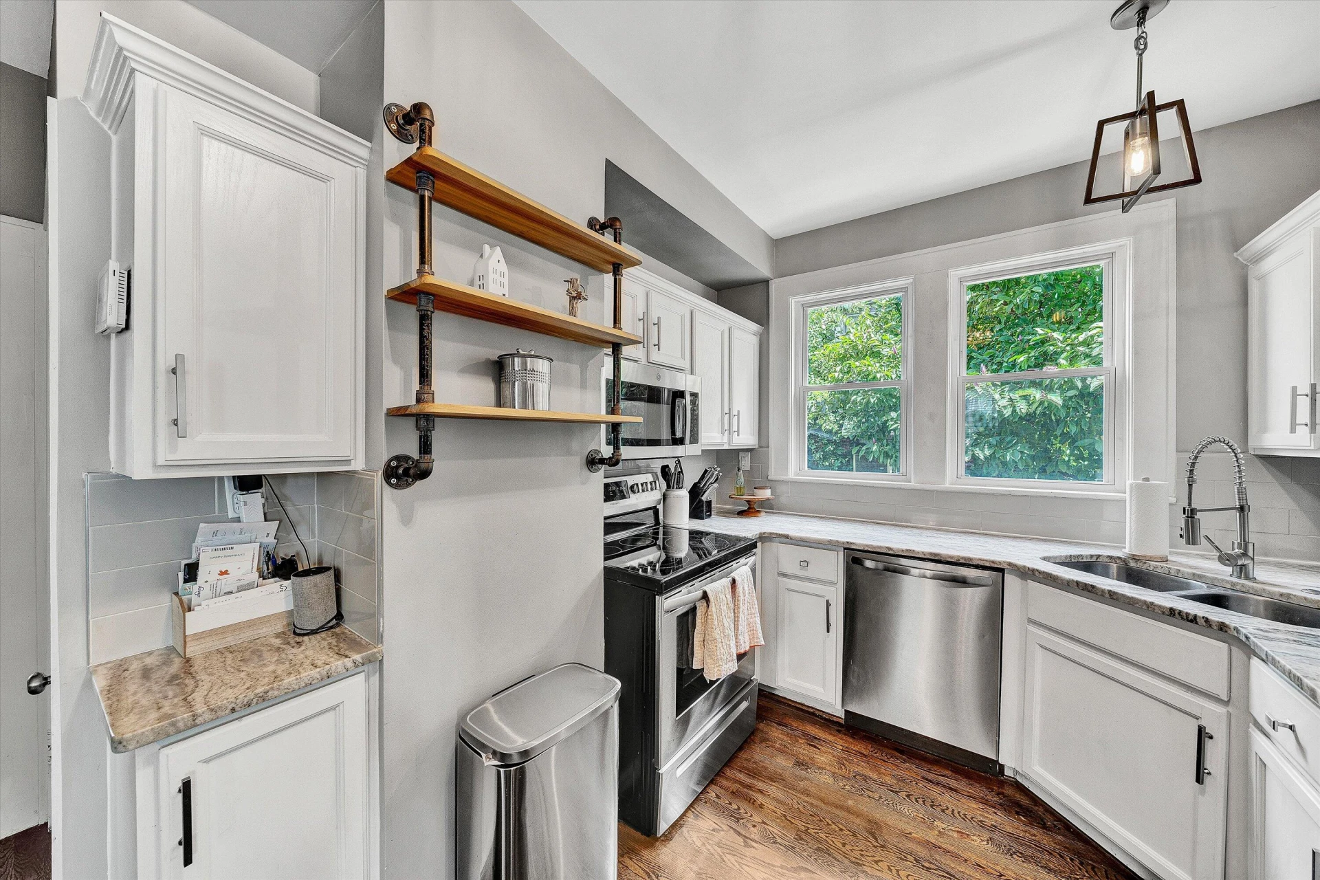 2120 Denniston AVE - Photo 12