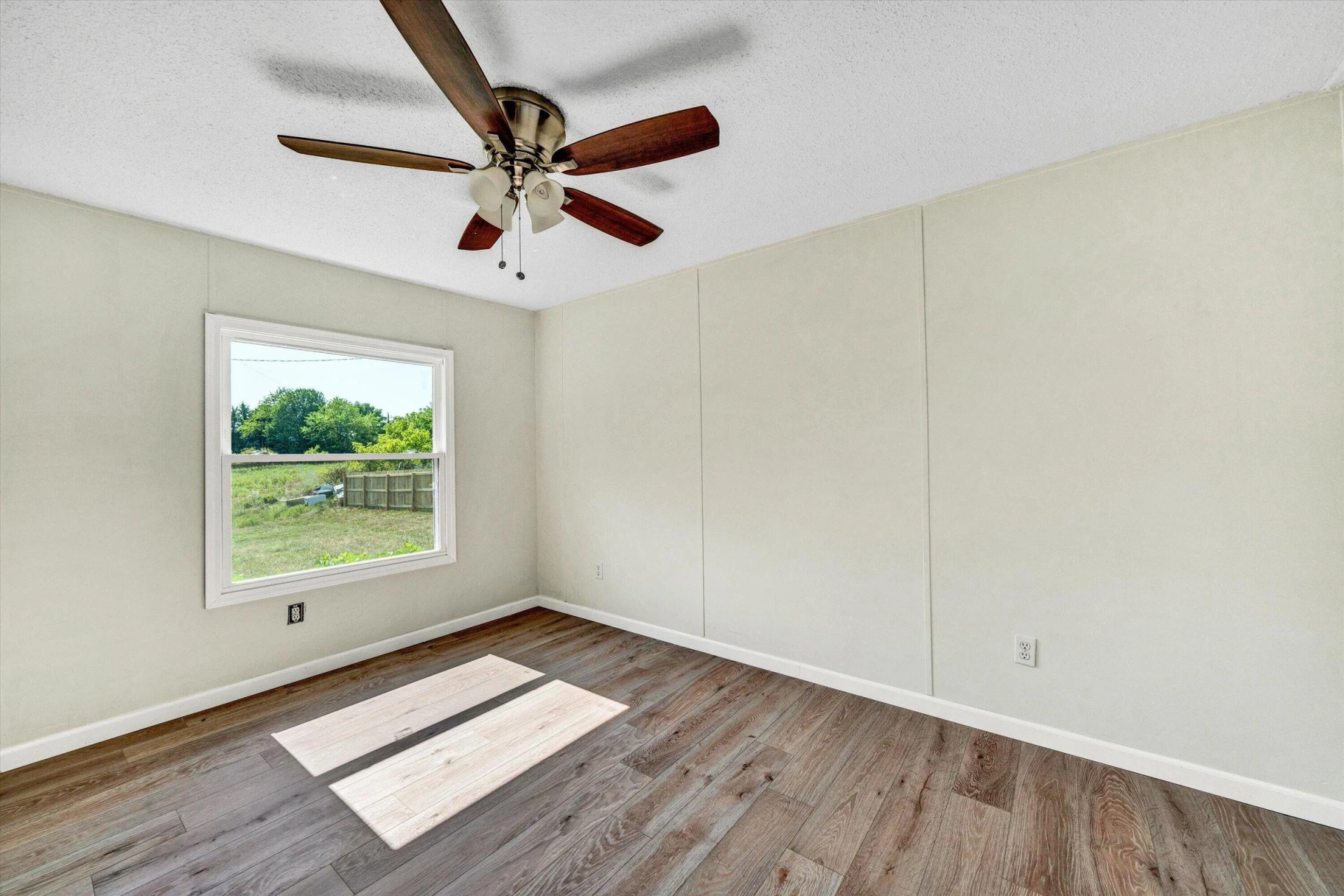 7810 Edwardsville RD - Photo 32