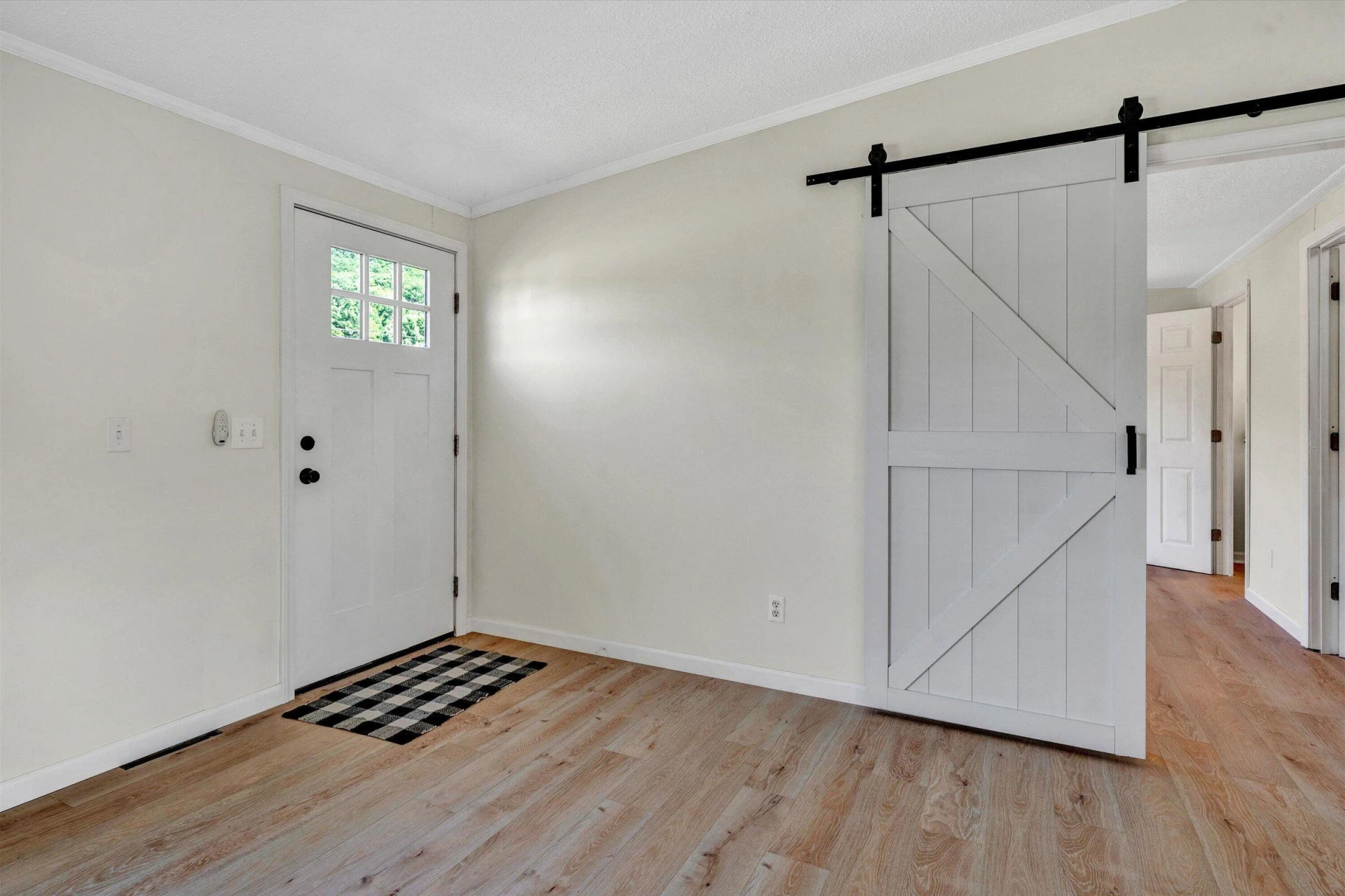 7810 Edwardsville RD - Photo 6