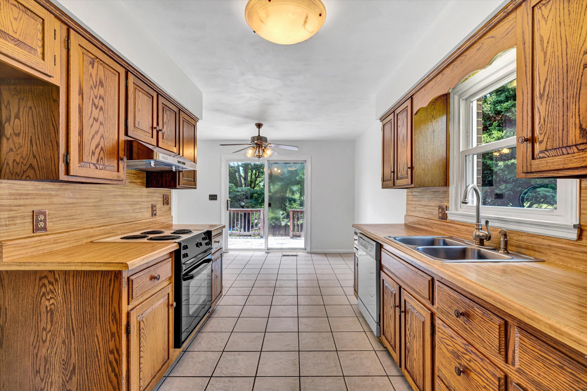 160 Ivy LN - Photo 10
