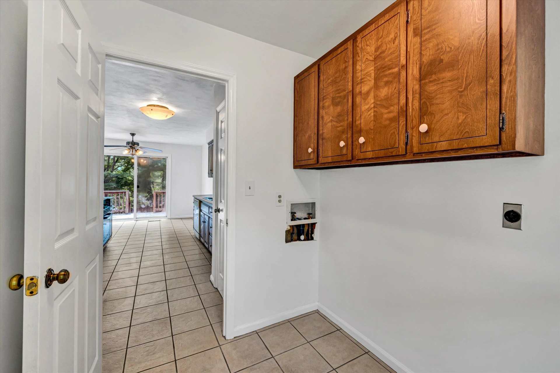 160 Ivy LN - Photo 11