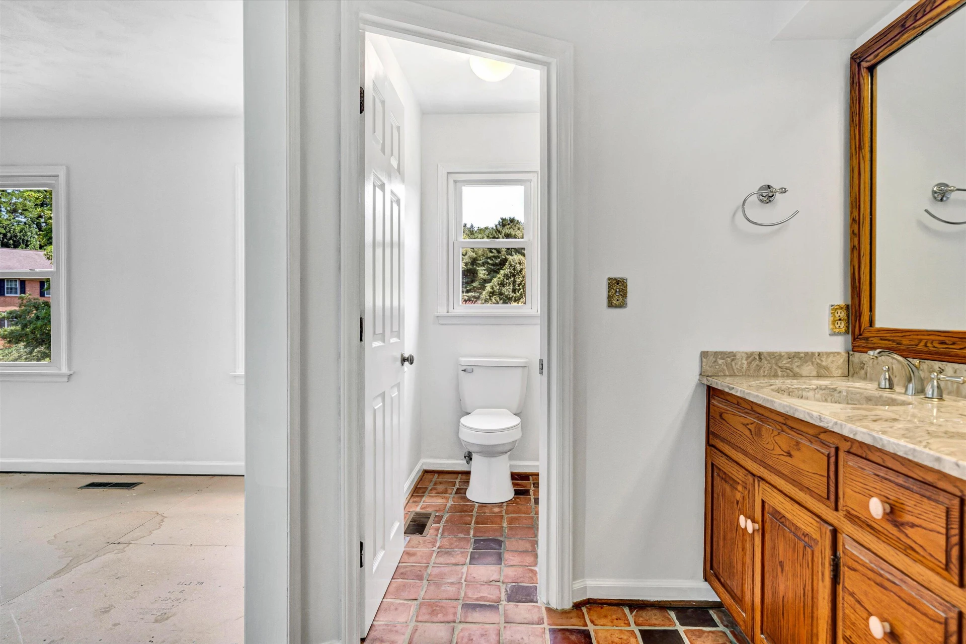 160 Ivy LN - Photo 14