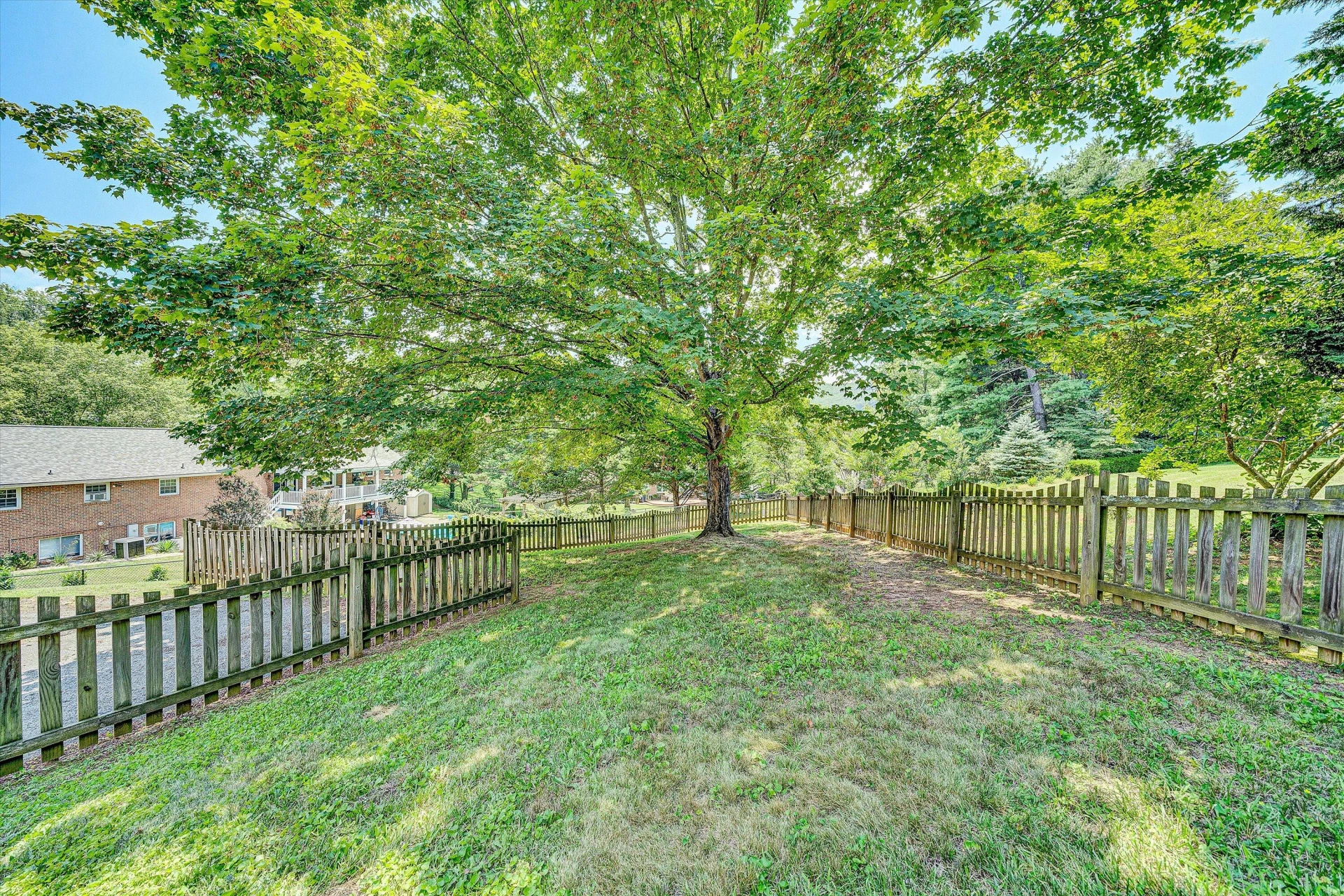 160 Ivy LN - Photo 29