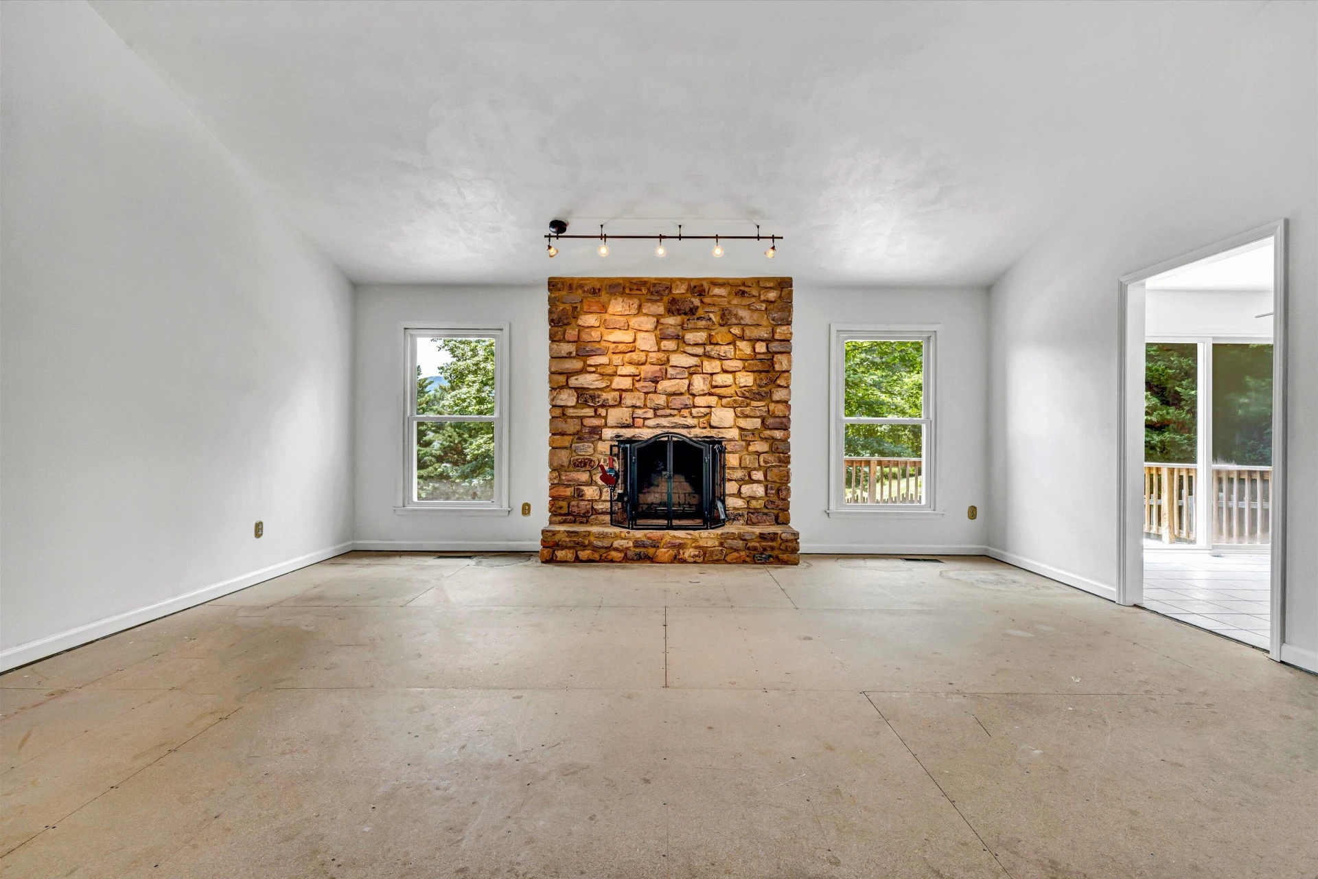 160 Ivy LN - Photo 6