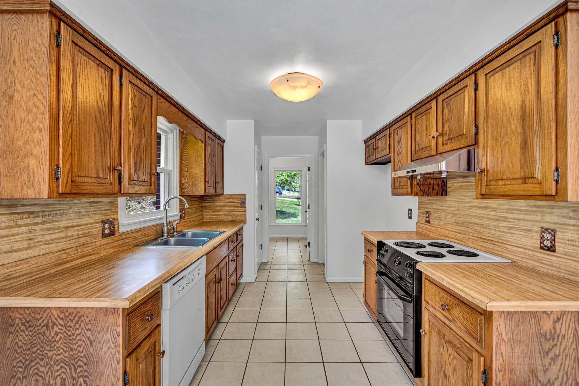 160 Ivy LN - Photo 8