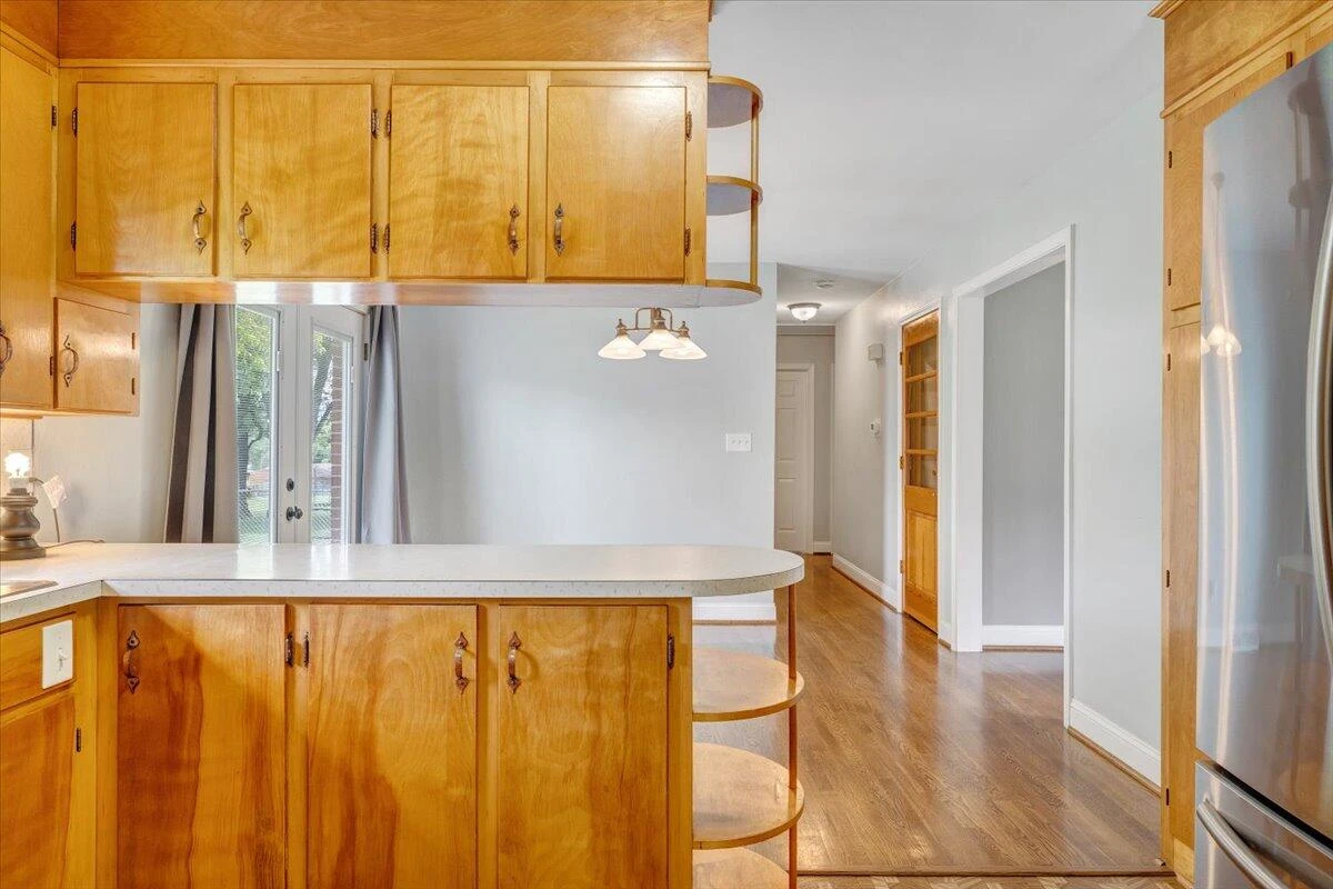 910 Woodhaven DR - Photo 12