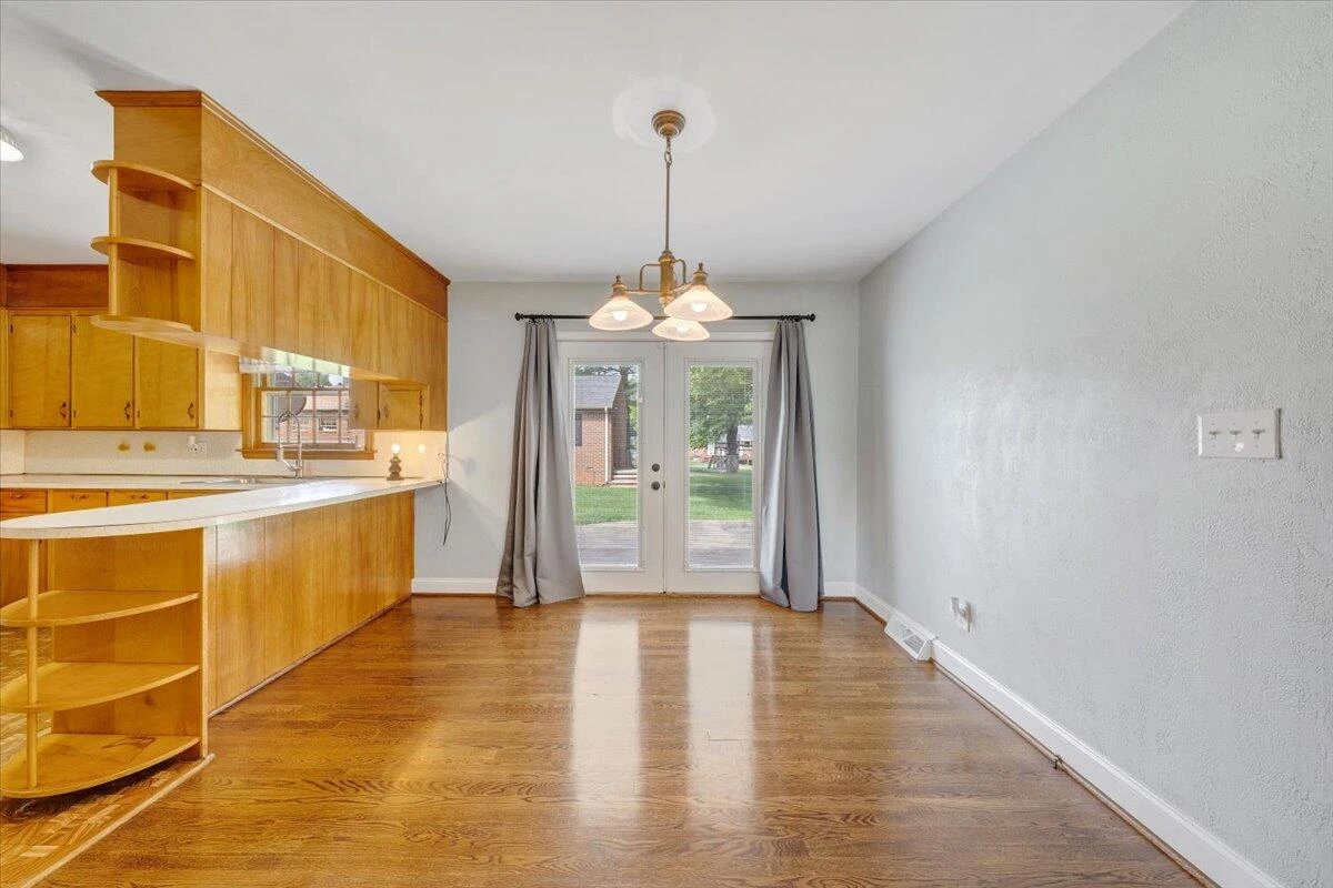 910 Woodhaven DR - Photo 14