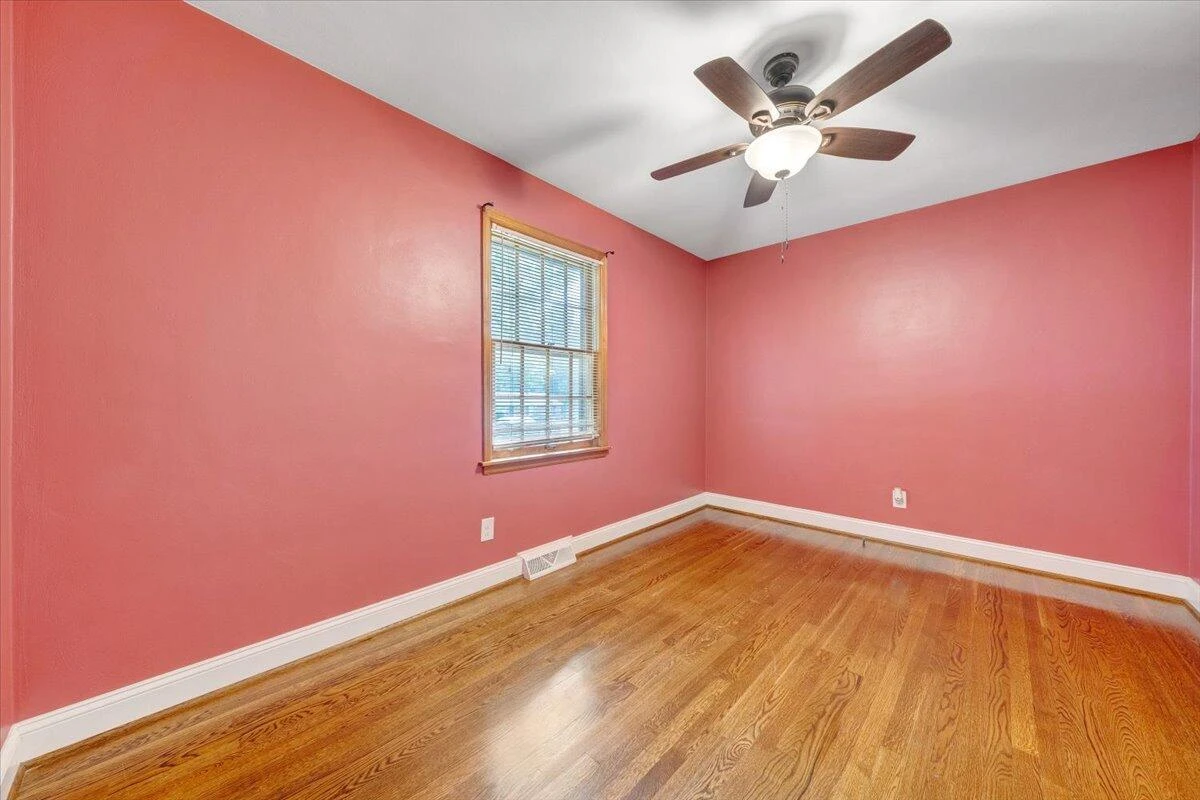 910 Woodhaven DR - Photo 17