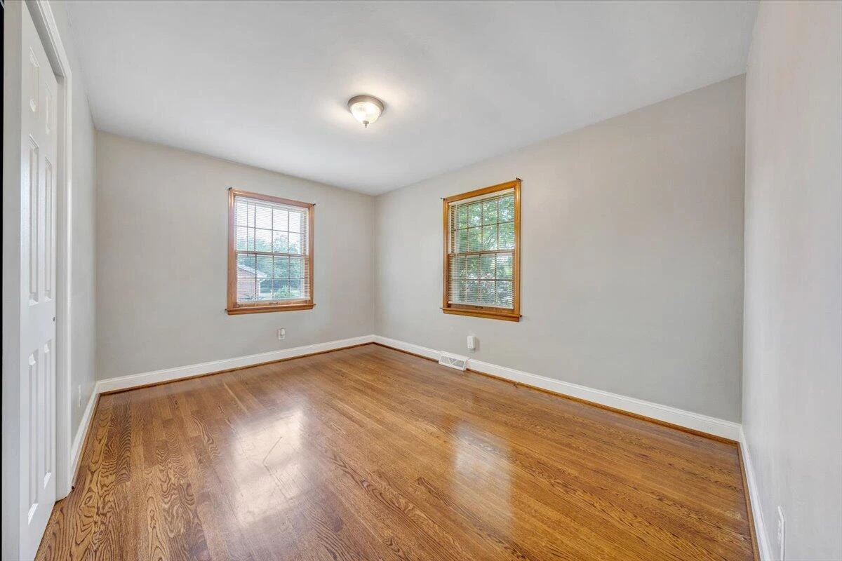 910 Woodhaven DR - Photo 20