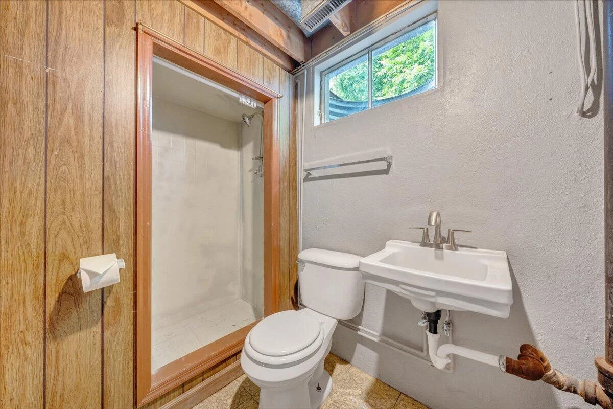 910 Woodhaven DR - Photo 24