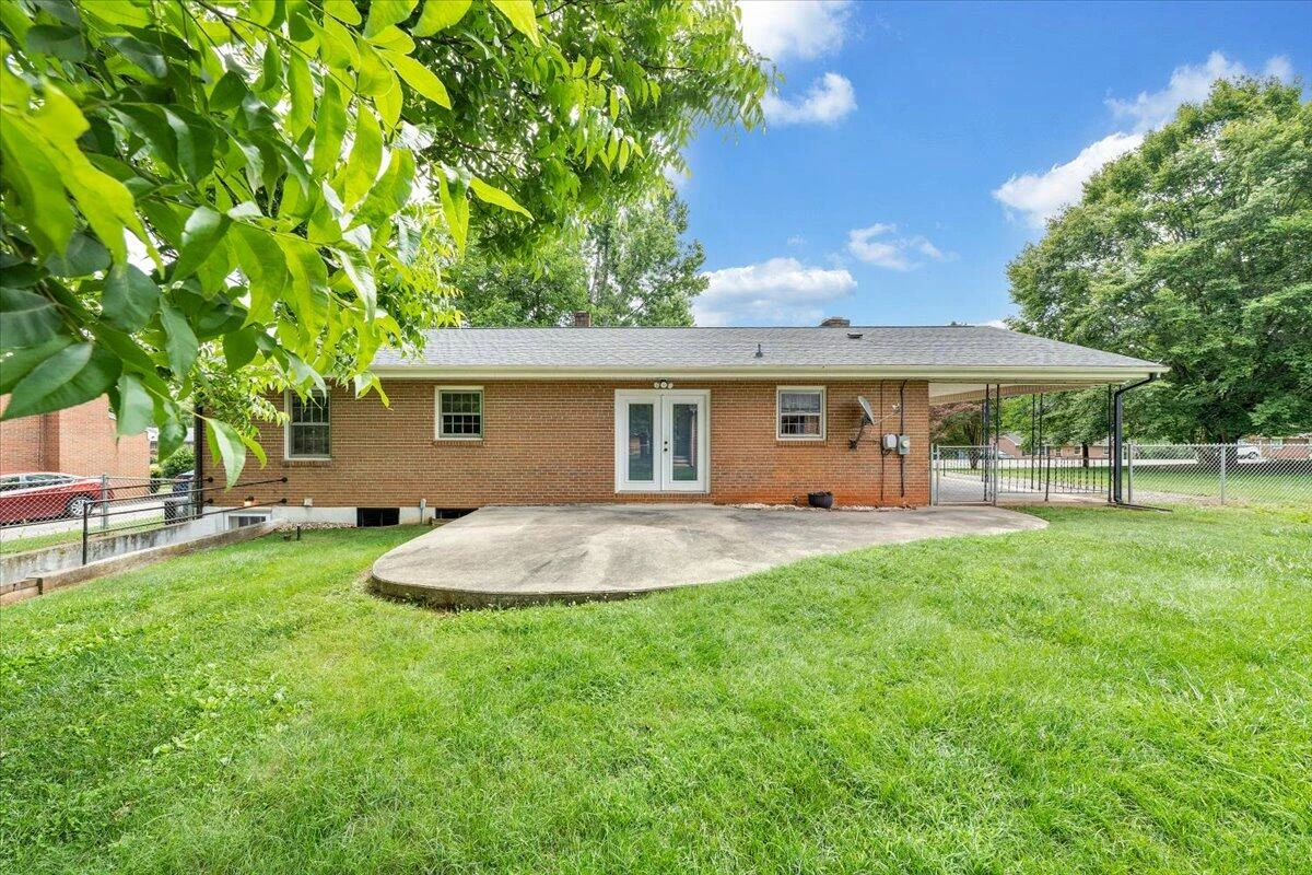 910 Woodhaven DR - Photo 26