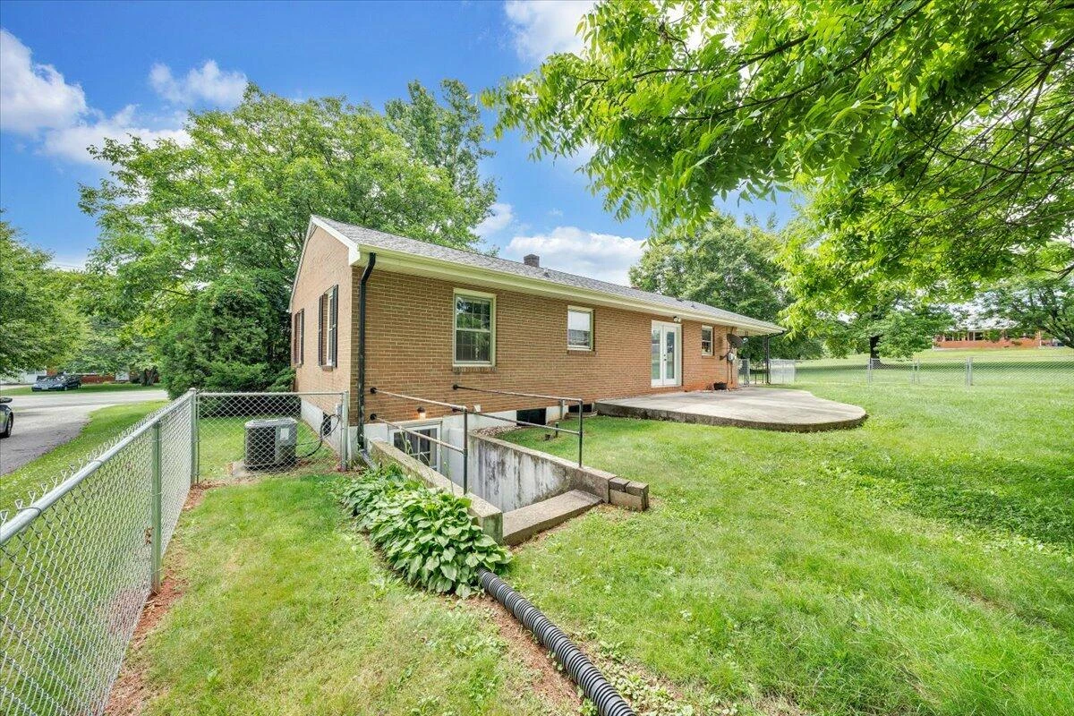 910 Woodhaven DR - Photo 27