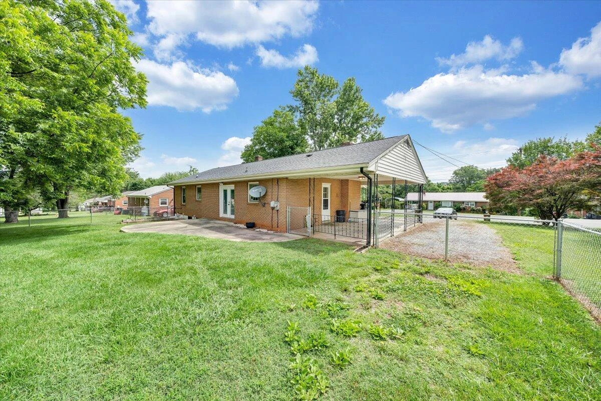 910 Woodhaven DR - Photo 28