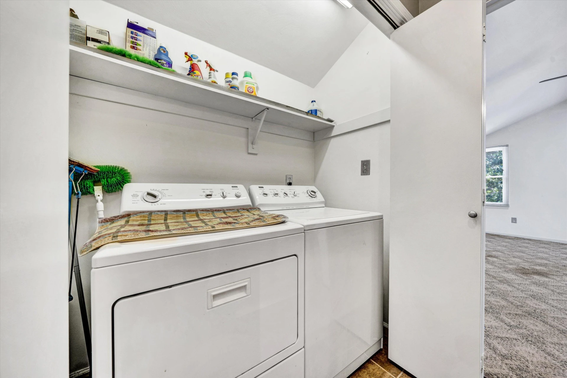 2525 Timberview RD - Photo 21