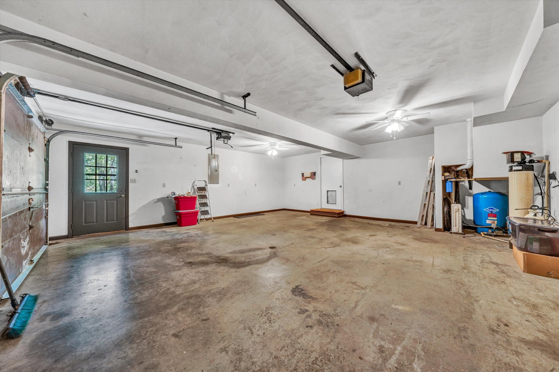 2525 Timberview RD - Photo 26