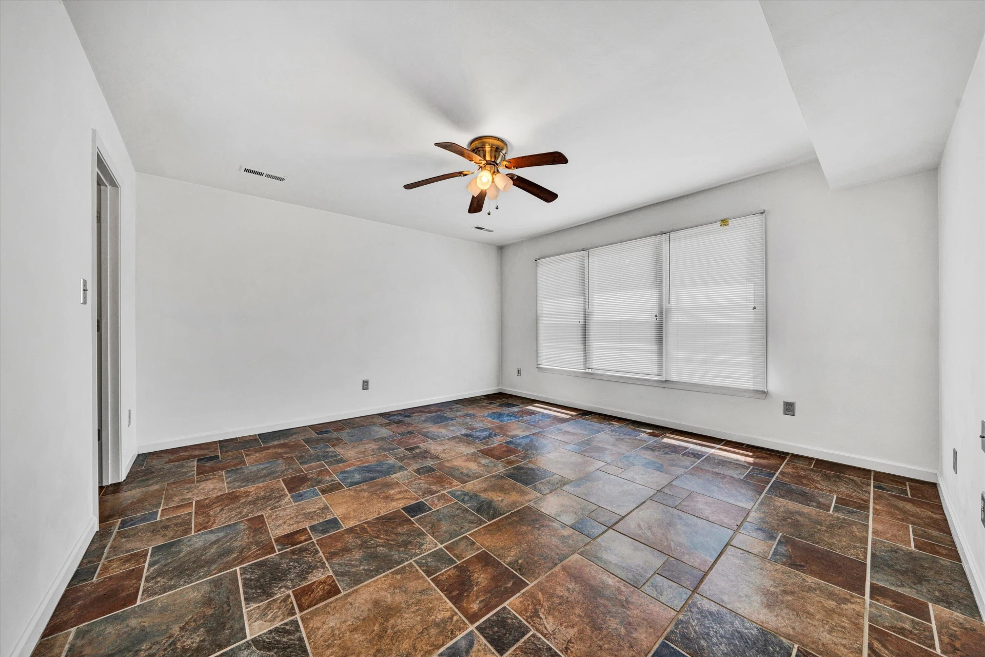 2525 Timberview RD - Photo 32