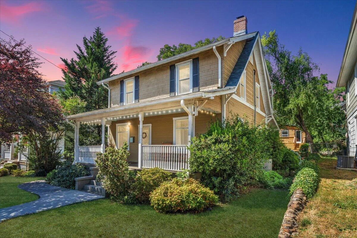 519 Arbutus AVE