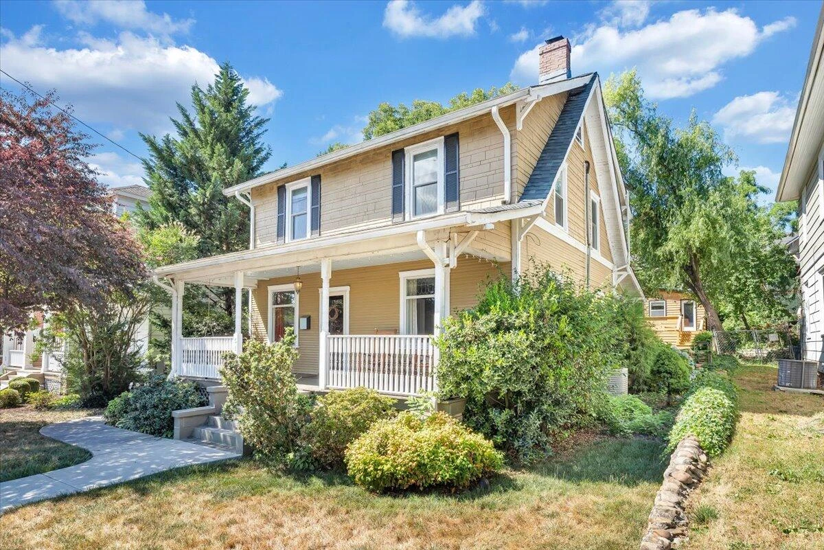 519 Arbutus AVE - Photo 2