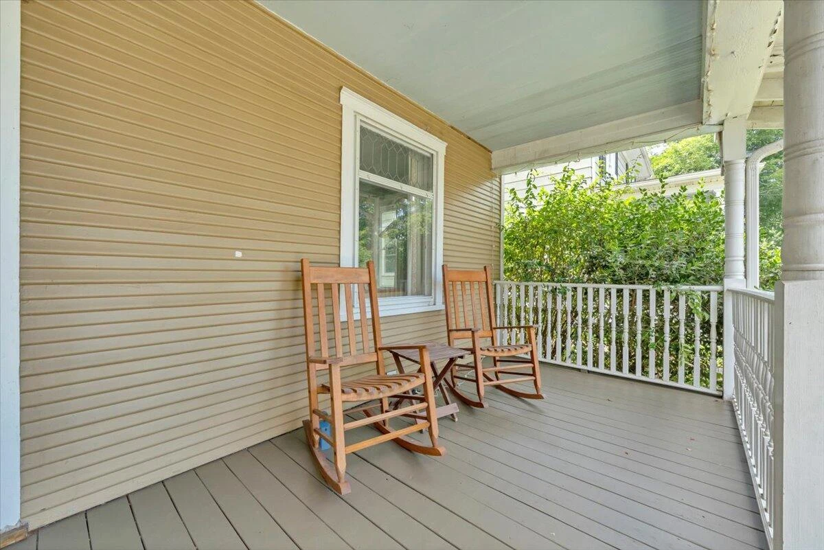 519 Arbutus AVE - Photo 8