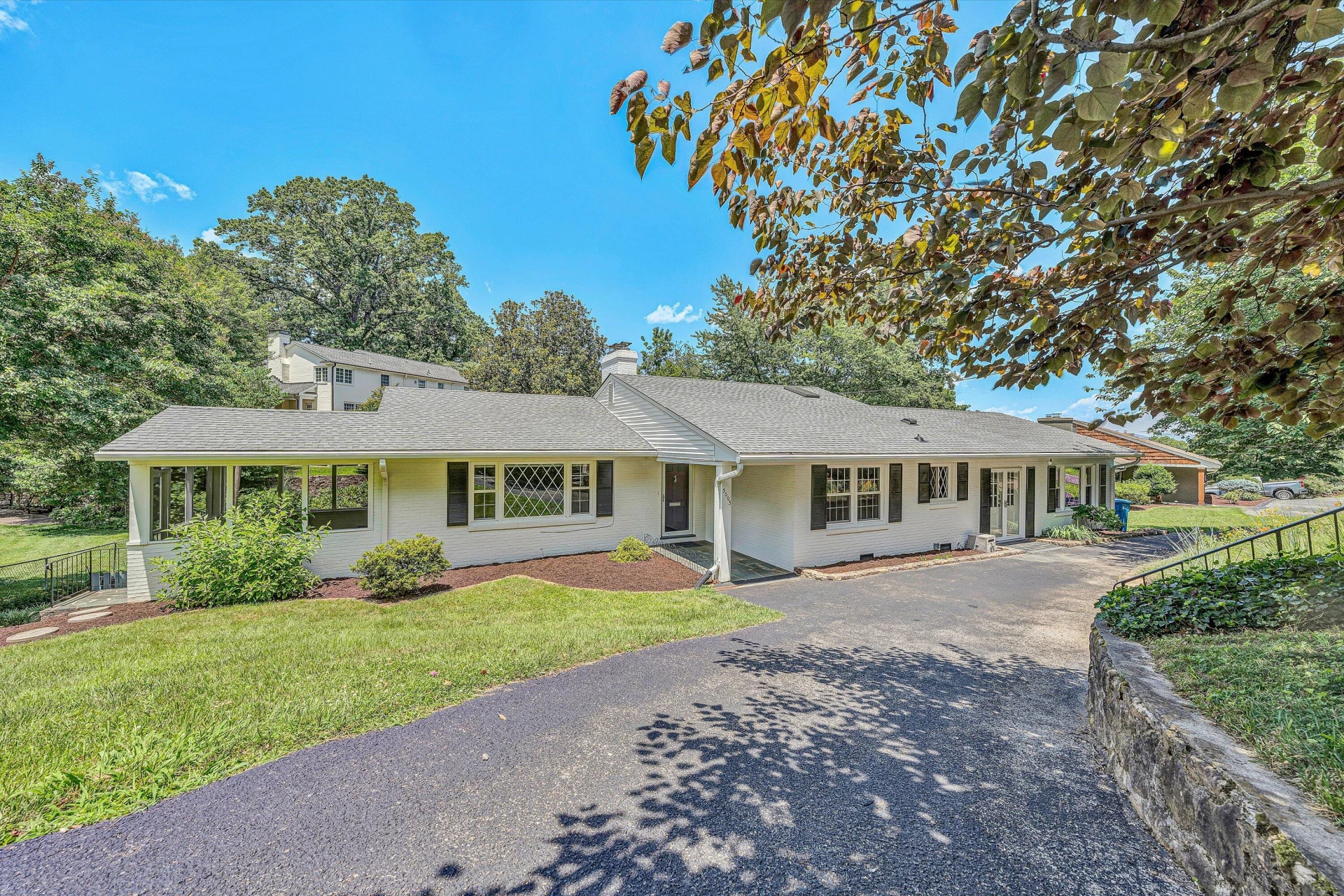 3005 Carolina AVE