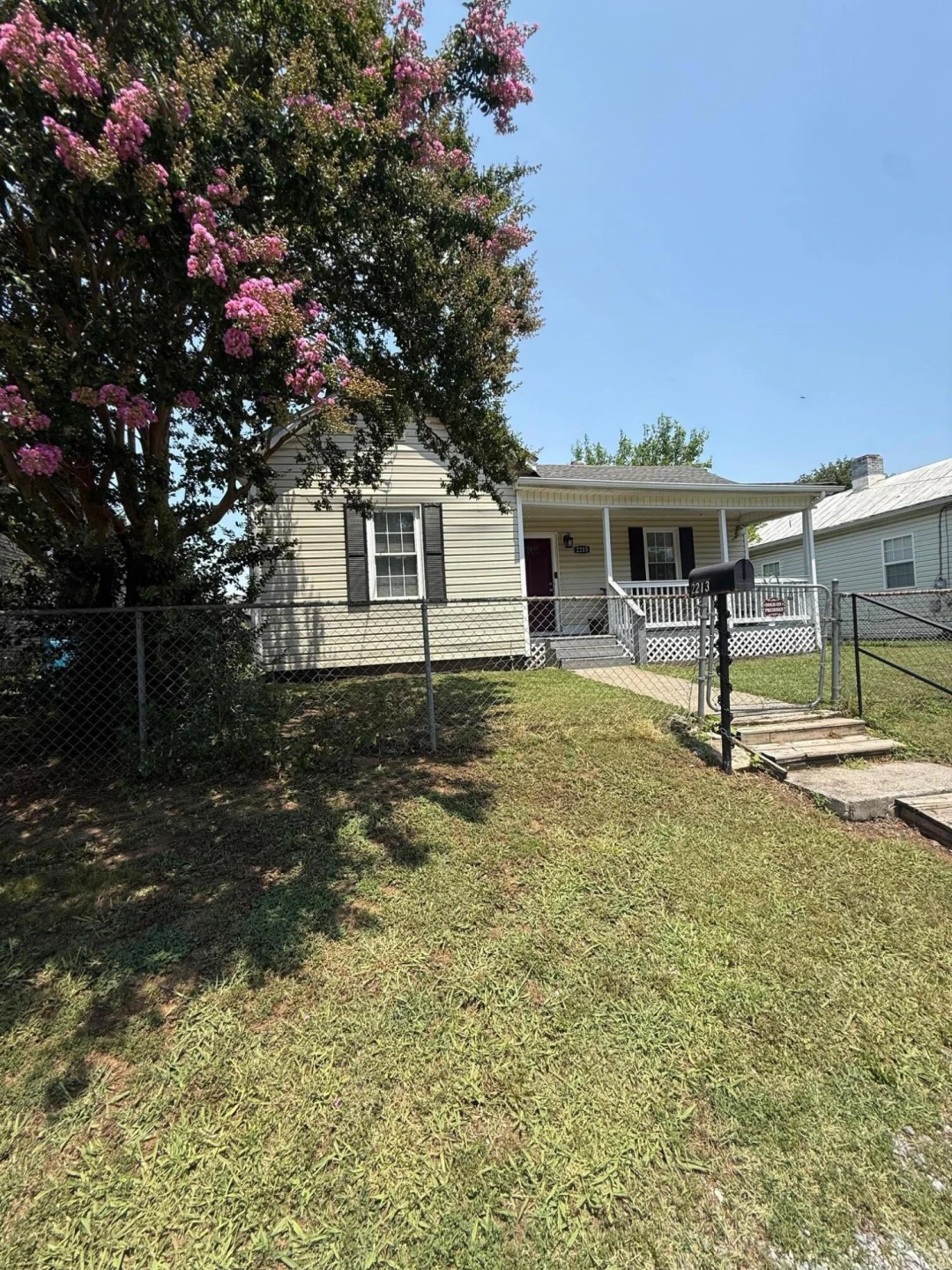 2213 Russell AVE