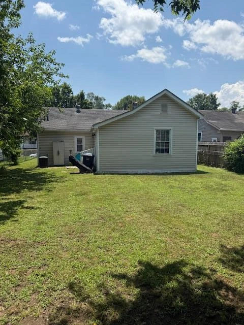 2213 Russell AVE - Photo 5