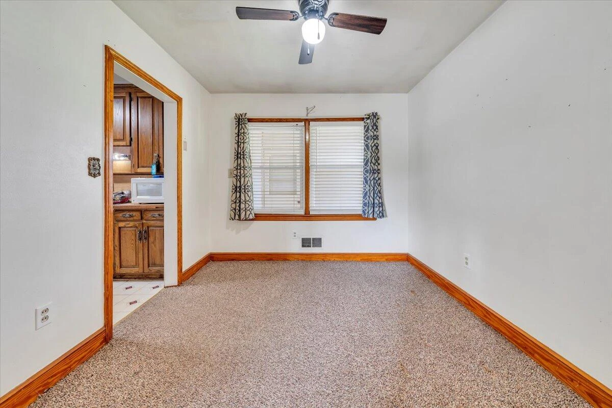 202 FRONTIER RD - Photo 10